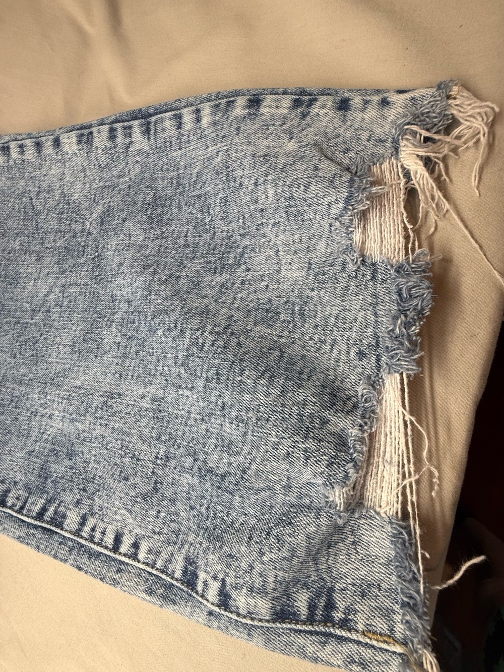 Risen High-Rise Distressed Jeans in Light Blue Wash - Picture 8 of 12